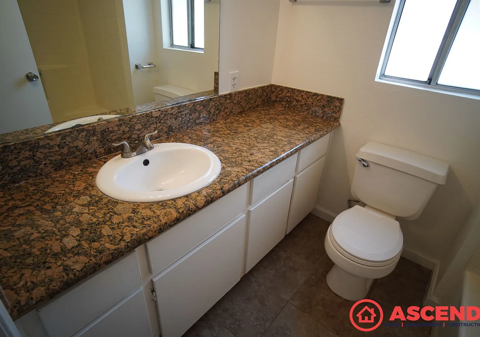 11900 Handel Avenue — Photo 4