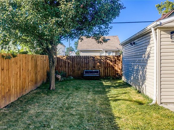 3rd image of 3606 Stickney Ave
