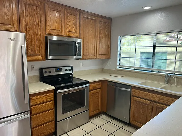 7309 Paseo Verde — Photo 4