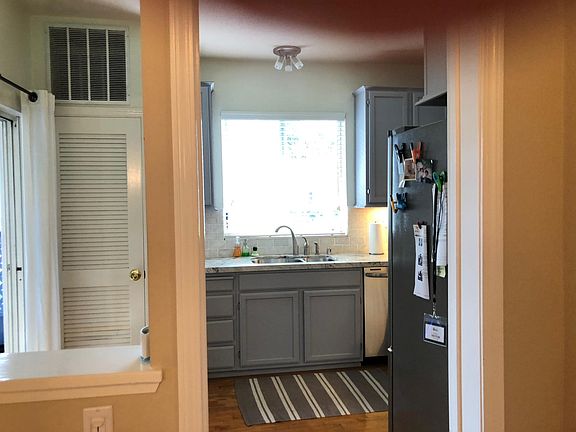 5th image of 437 Cork Harbour Cir APT E