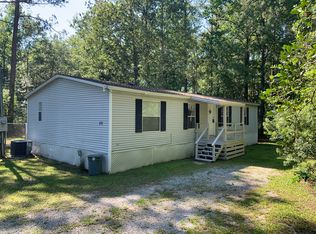 89 Lakeside Dr, Freeport, FL 32439