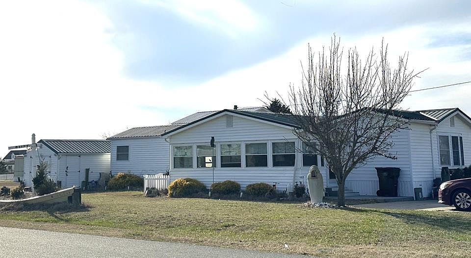 1st image of 8200 Sea Breeze Dr
