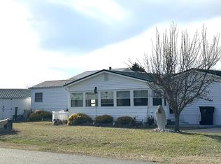8200 Sea Breeze Dr, Chincoteague Island, VA 23336