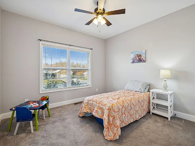 207 Bedford Ct — Photo 14