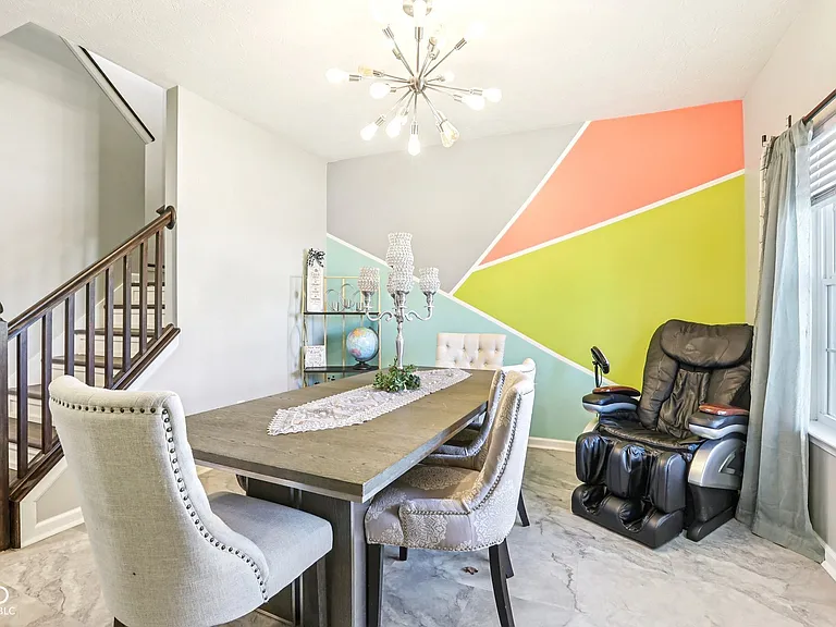 6673 Laurelwood Dr — Photo 6