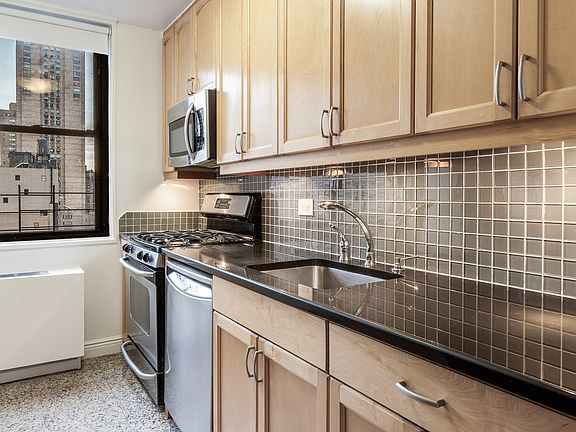 4th image of 201 E 87th St APT 15D