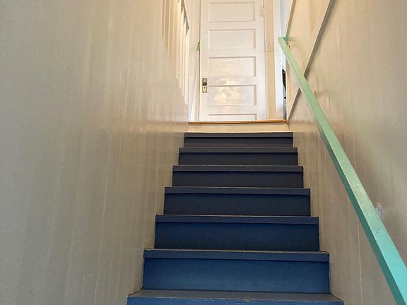 Entry Stairwell