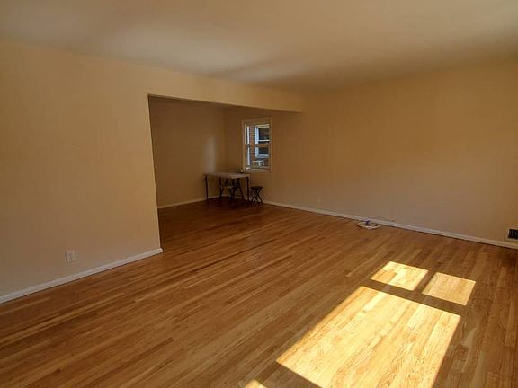4th image of 3809 Poplar Ave