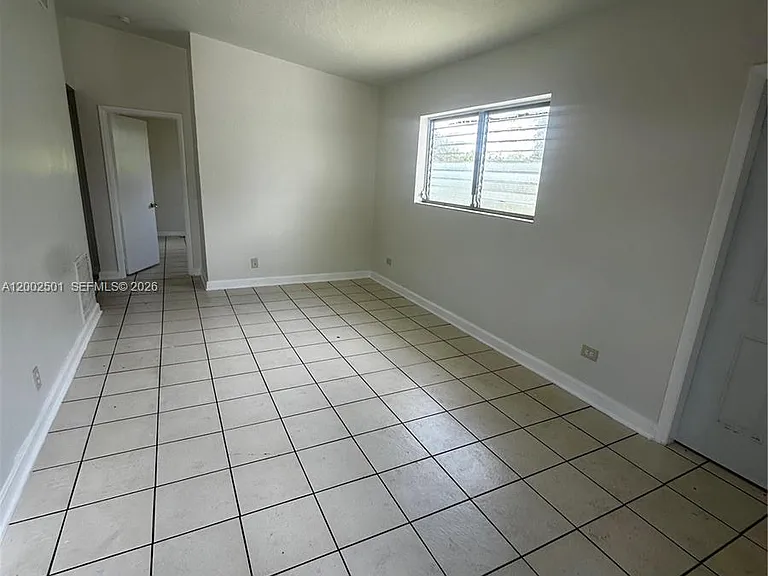 821 SW 2nd St — Photo 23