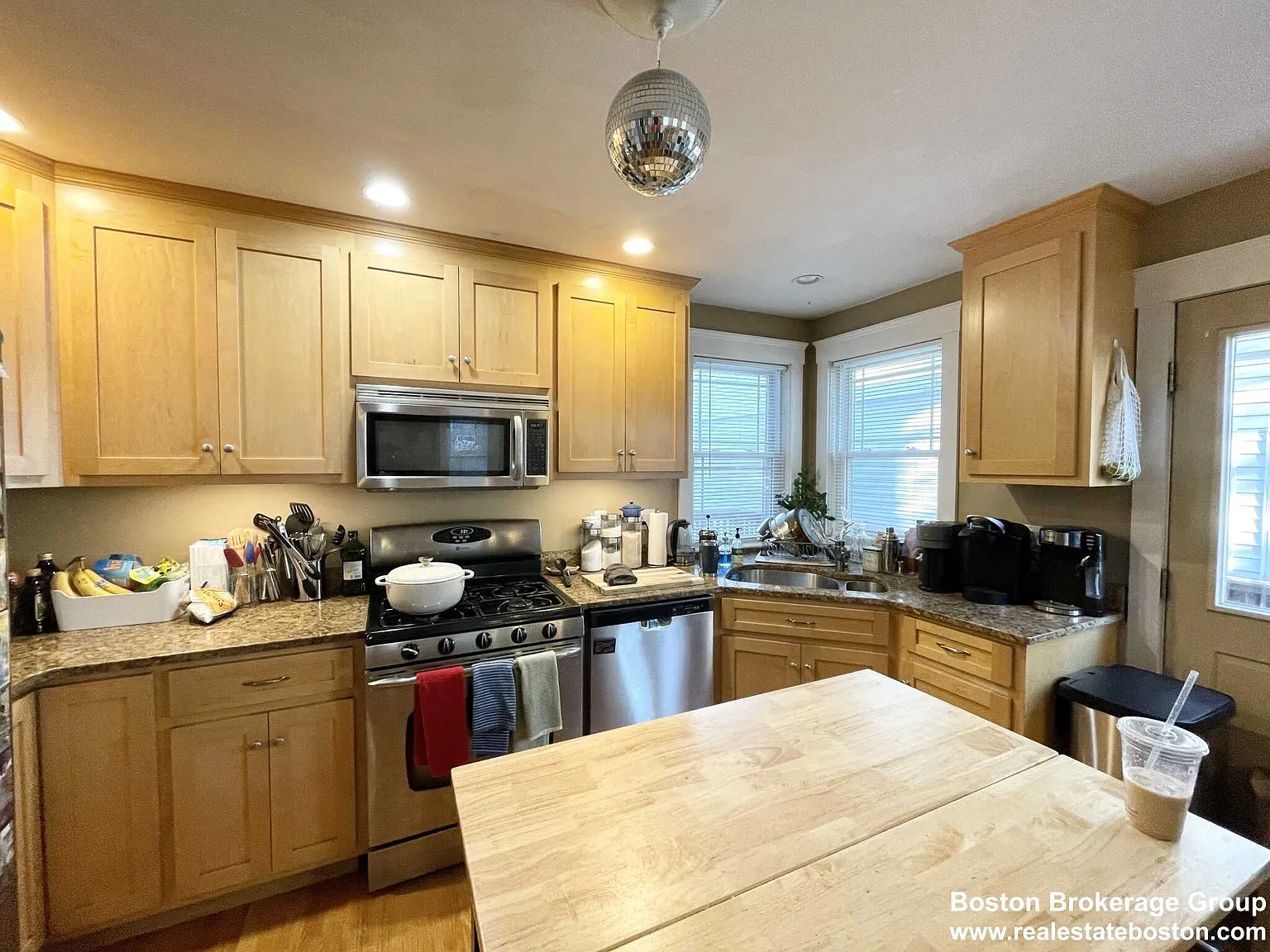 4 bed, 3.5 bath, $6,400 — Photo 4