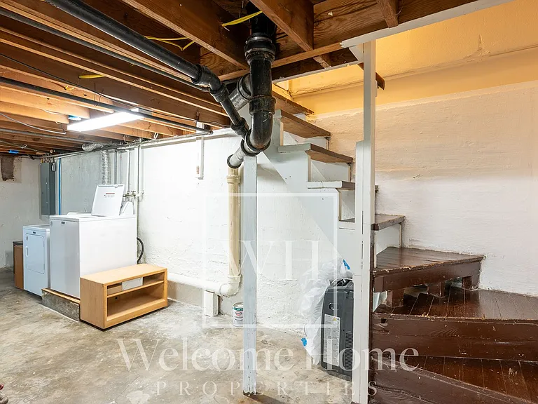 627 E Maple St — Photo 22