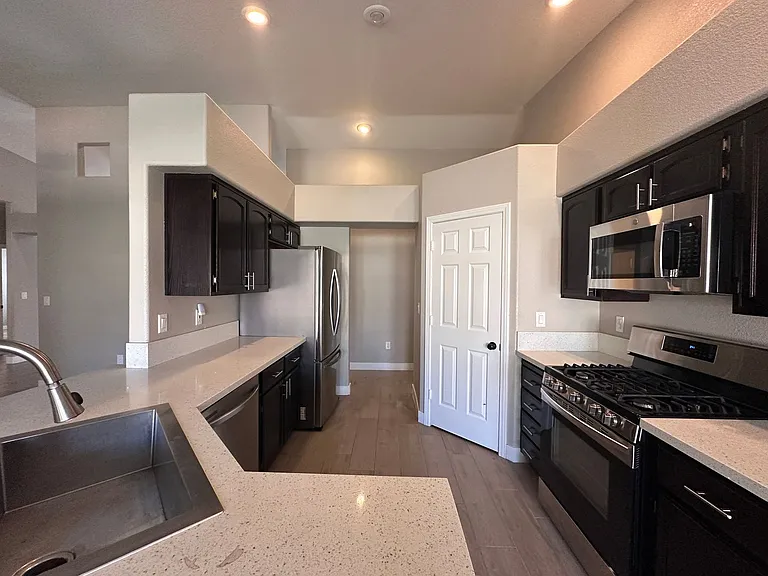 8256 Lone Feather Ln — Photo 14