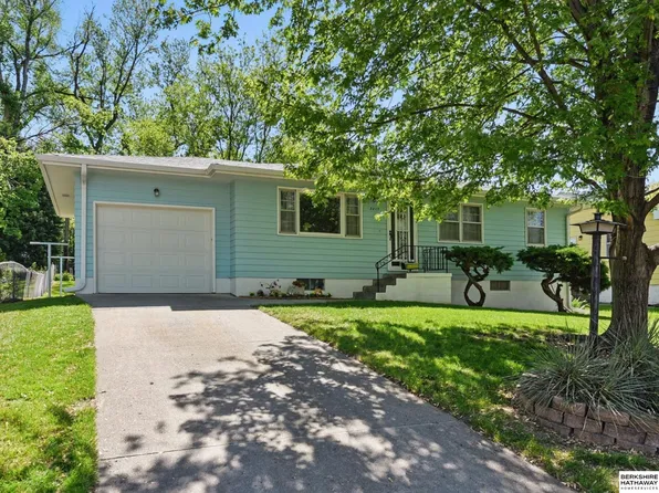 3217 S 59th St, Omaha, NE 68106