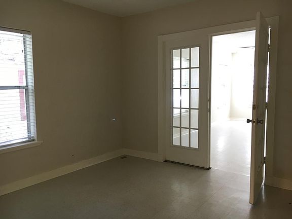 Secondary Room, French Doors