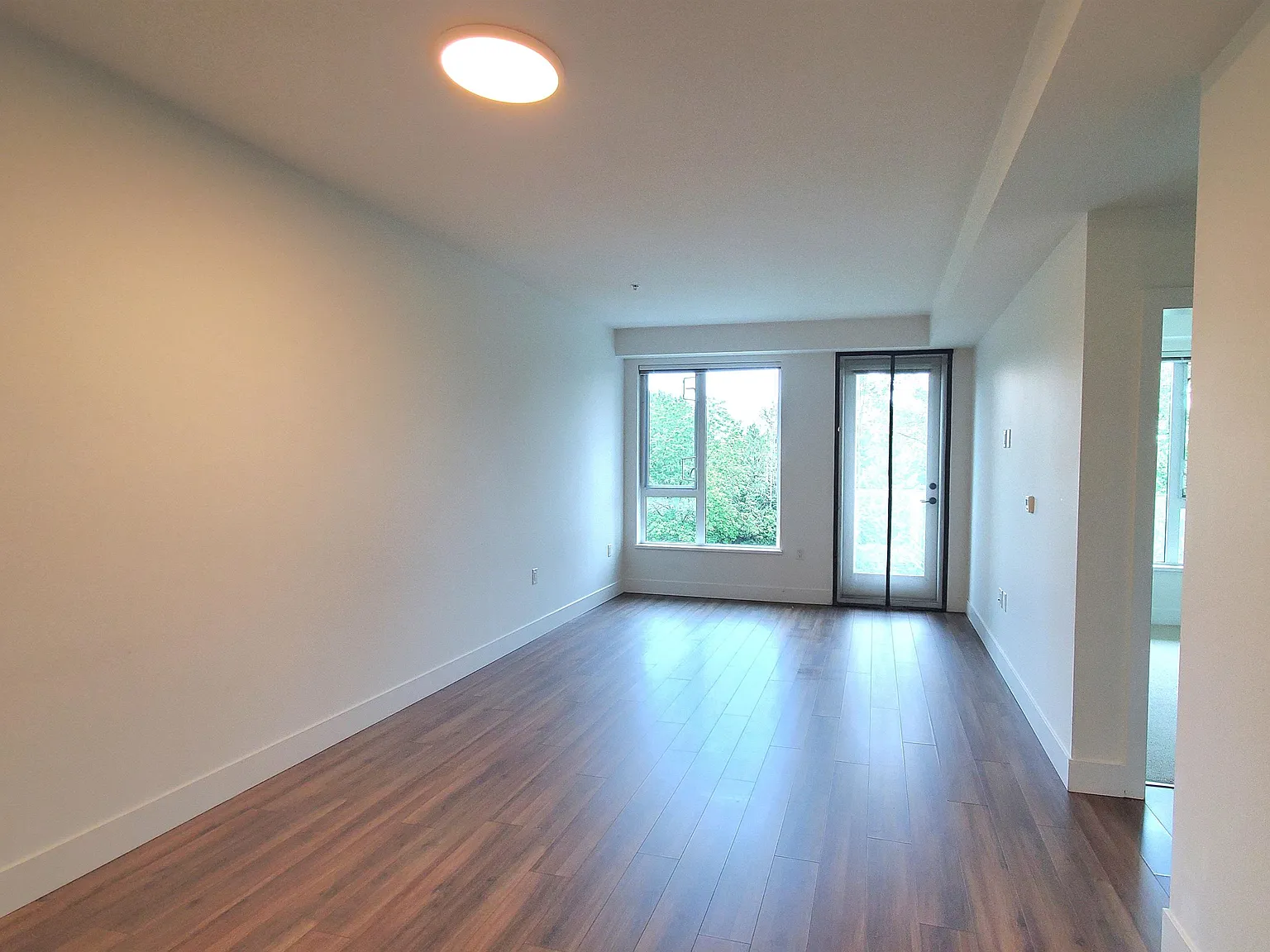 2 bed, 836 sqft, $2,900 — Photo 2