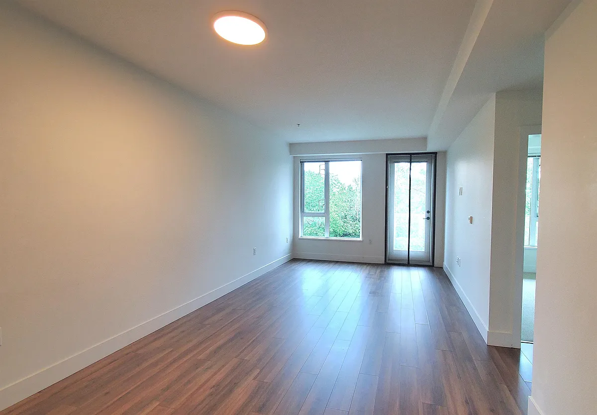 Building Photo - 6933 Cambie St