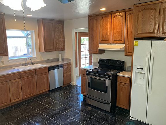 2nd image of 859 Redbird Dr