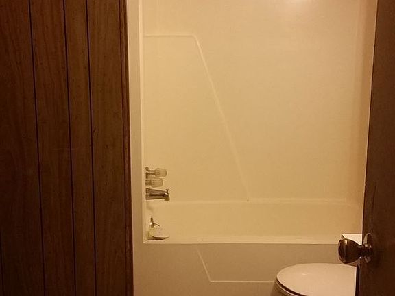 5th image of 406 Byrne St APT B