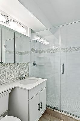 5th image of 340 E 64th St APT 8G