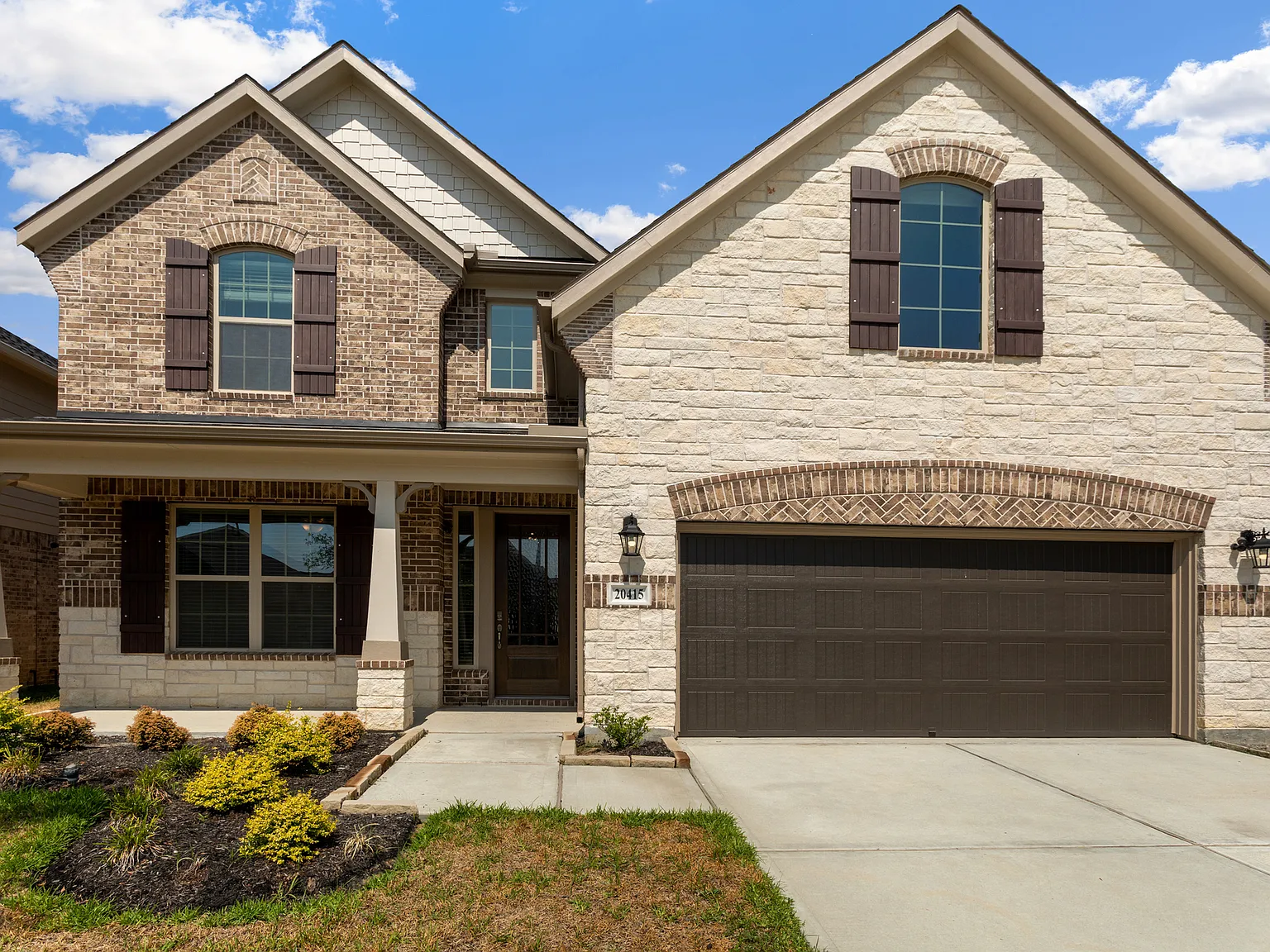 4 bed, 2.5 bath, 2614 sqft, $3,200 — Photo 2