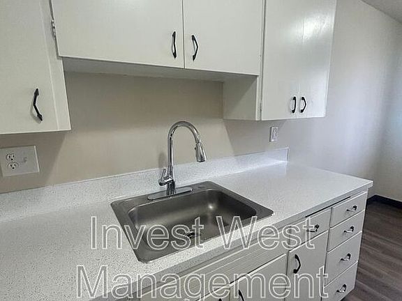 4th image of 1806 E Fourth Plain Blvd APT 2