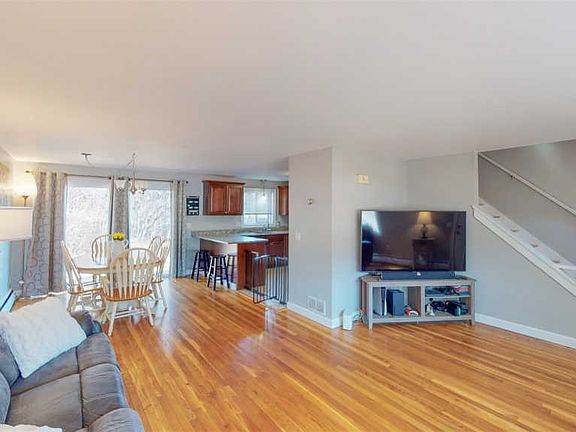 2nd image of 13 Oliver Dr