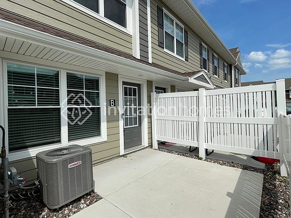 3rd image of 10936 Zest St NE Suite B