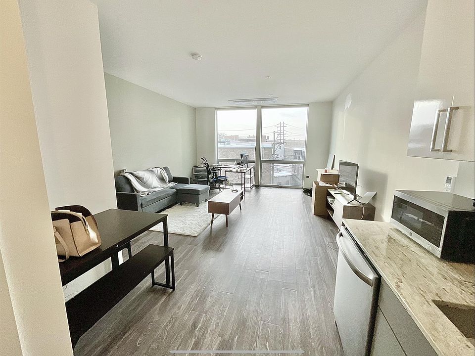 1st image of 2636 W Belden Ave #3
