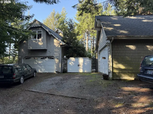 780 Quattomah Ln, Port Orford, OR 97465