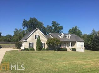 104 Sweetwater Dr, Lizella, GA 31052