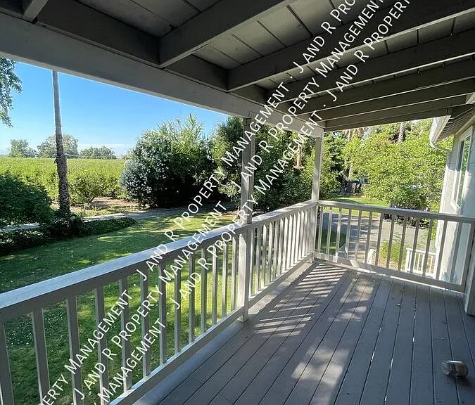 13589 River Rd — Photo 3