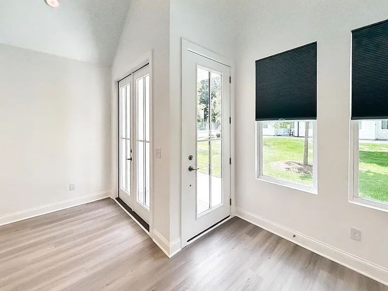 403 Burgundy Way — Photo 4
