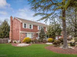 8 Nancy Rd, Marlboro, NJ 07746