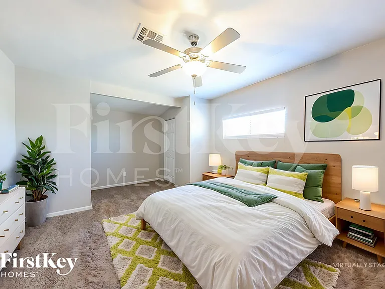 5702 N 19th Dr — Photo 11
