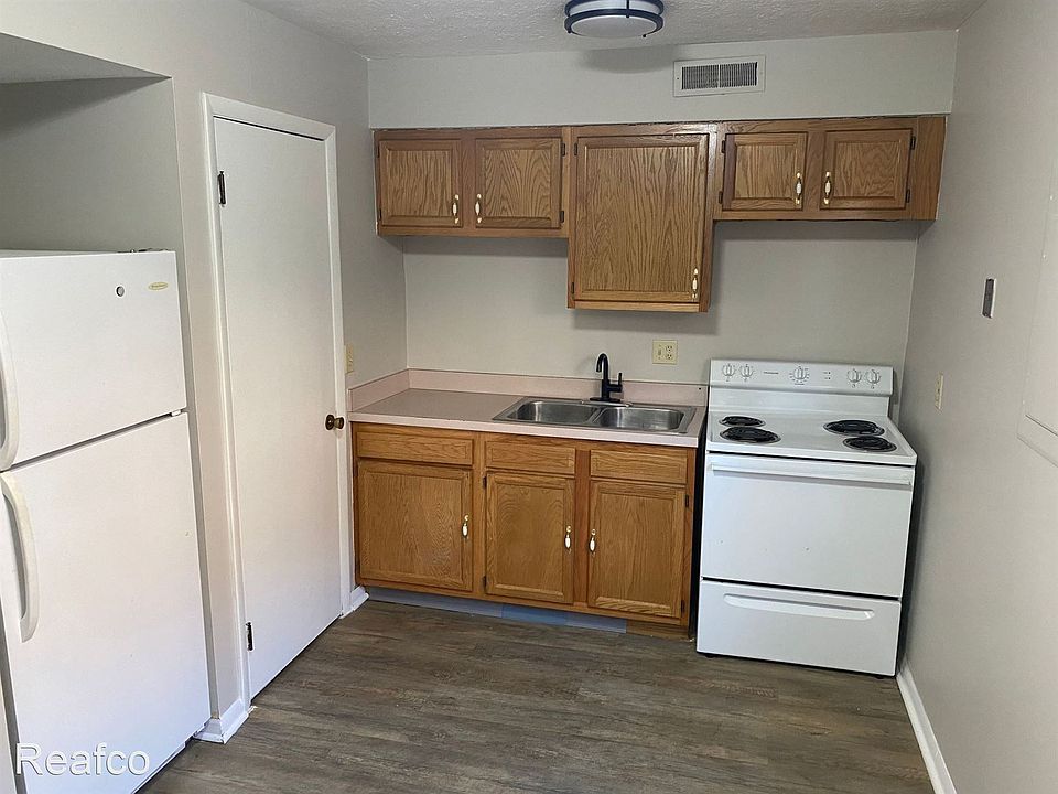 1st image of 2665 Medary Ave