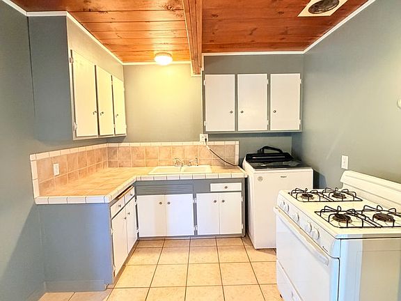 5th image of 1735 Douglass St
