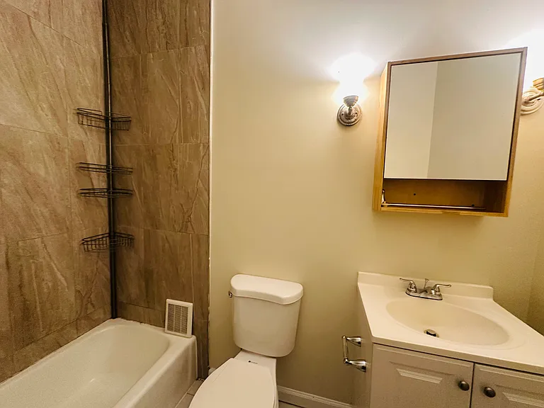 82 Garden St #1 — Photo 4