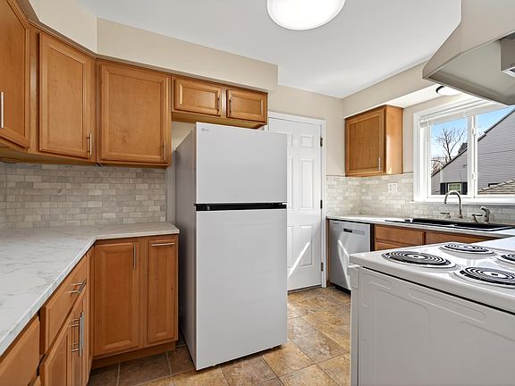 3rd image of 2800 Shafor Blvd #2