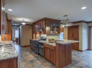 1933 Chelsea Rd, Columbus, OH 43212