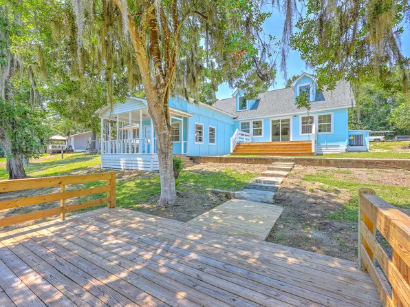 1303 Delano St, Manning, SC 29102