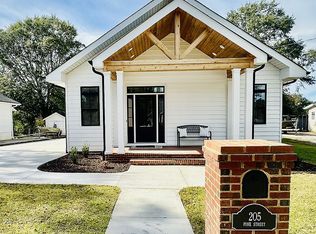 205 Pine St, Greer, SC 29650