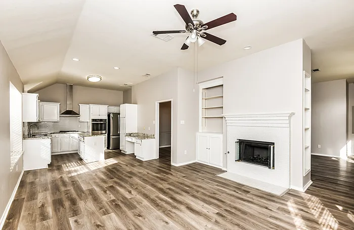 724 Turnstone Dr — Photo 3