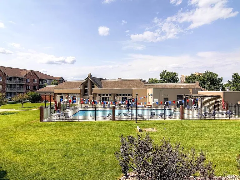 2943 W Riverwalk Cir #P — Photo 22