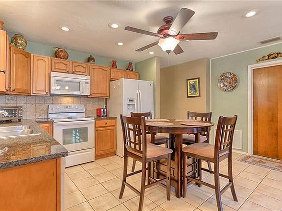 3rd image of 340 84th Ave NE