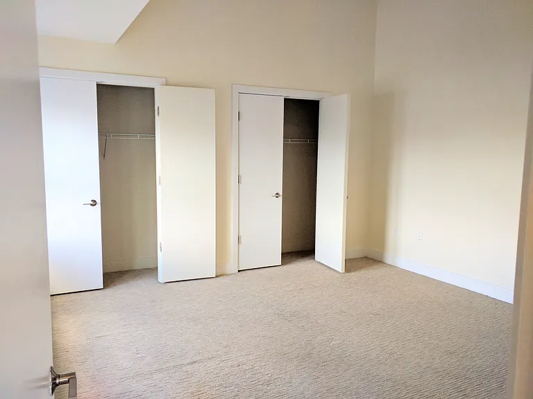 1124 Boylston St — Photo 16