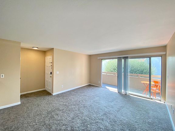 4th image of 2521 W Sunflower Ave Unit H15