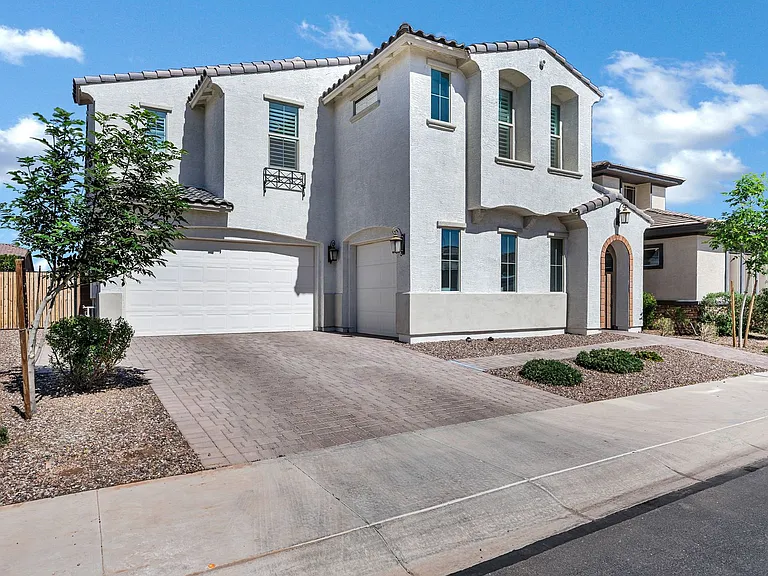 10834 E Thunderbolt Ave — Photo 2
