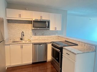 2 E Erie St APT 2714, Chicago, IL 60611