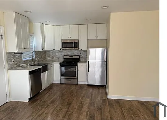 3205 Bartdon Ave — Photo 3