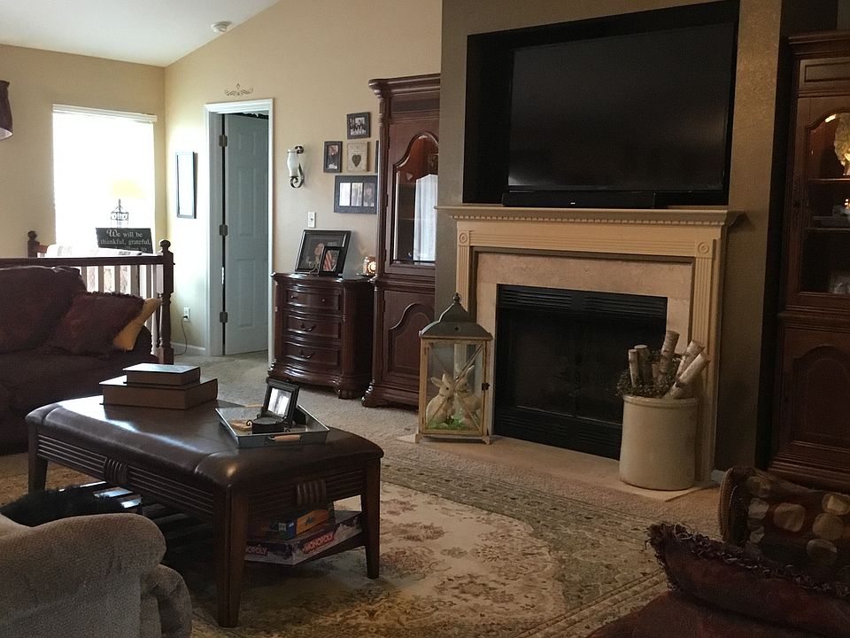 1st image of 100 Willow Br